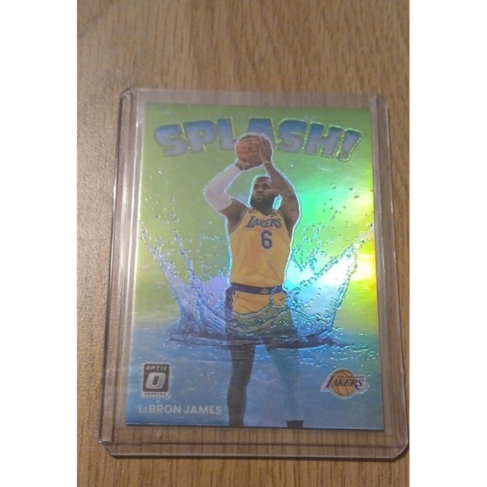 2022-23 Panini Donruss Optic - Splash! LeBron James #15 Lime Green Prizm /149